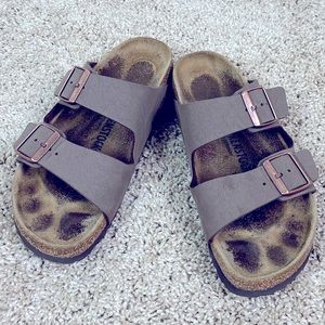 Birkenstock Arizona vegan leather in Taupe size 40